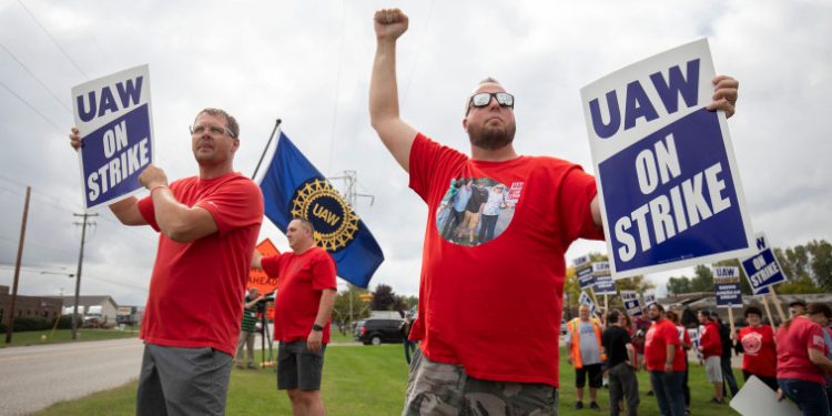 Autoworkers strike expands again with walkout at GM SUV plant