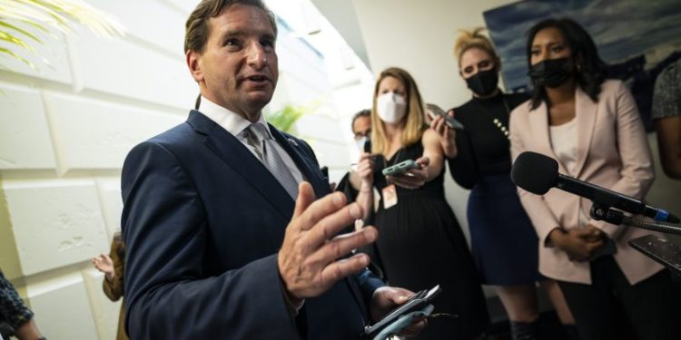 ‘I’m the longshot’: Dean Phillips embraces underdog role in shaky debut against Biden