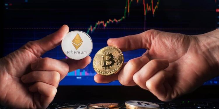 Bitcoin and Ethereum: Bitcoin continues to move above $34000