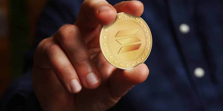 Solana and Cardano: Solana continues to rise above 32.00