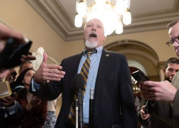 House speaker moves past hard-right concerns in effort to avoid government shutdown