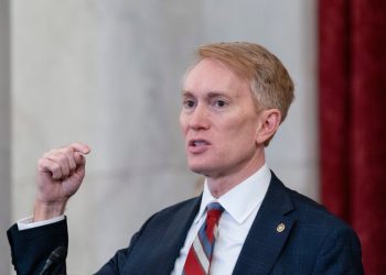 Lankford enters arena of bipartisan talks, with global security package on the line