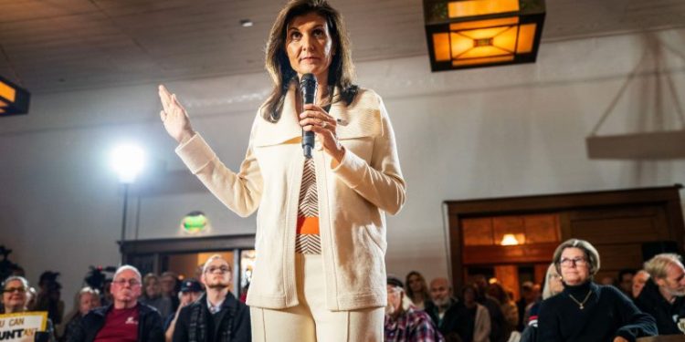 GOP’s Haley attracts non-Republicans — and accusations of playing both sides