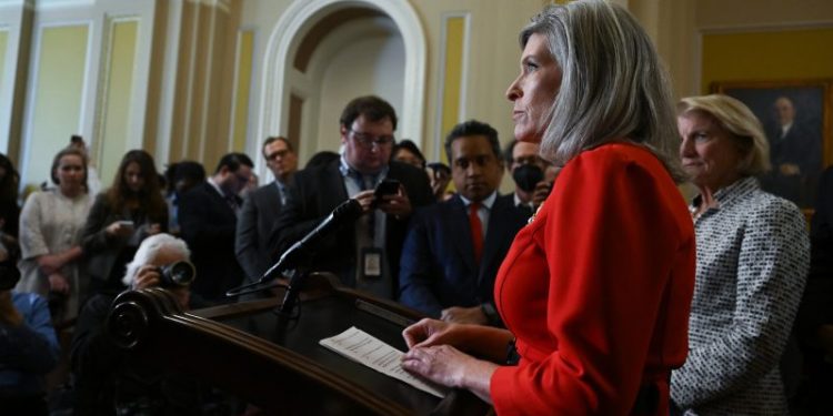 Rand Paul performed Heimlich maneuver on Joni Ernst as she choked at lunch