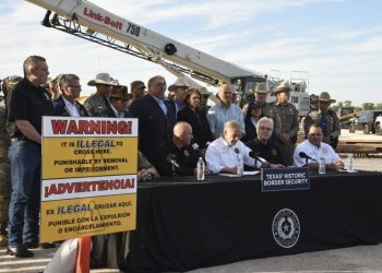 Texas Gov. Abbott signs bill to let police make immigration arrests