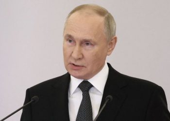 Putin announces presidential re-election bid, fifth term expected to be certain