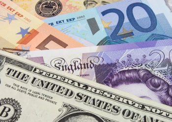 EURUSD slips to 1.0900, and GBPUSD gains support at 1.2600