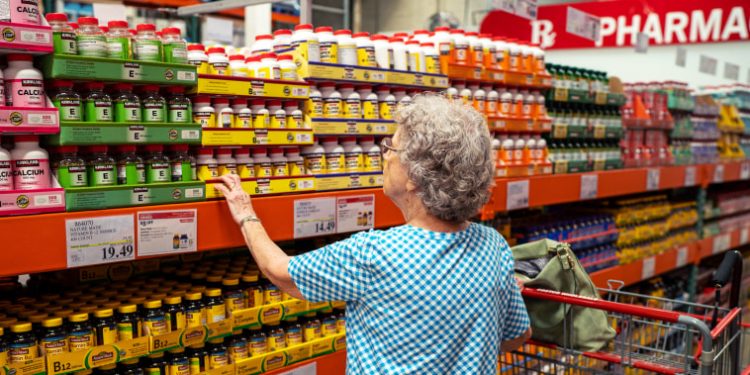 Americans grow more confident about the economy, even as the Fed’s inflation fight continues