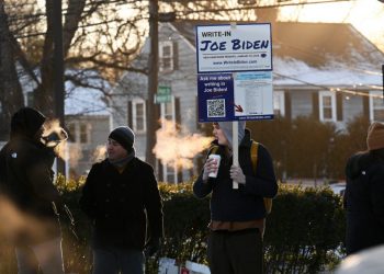 Biden campaign to open office near White House