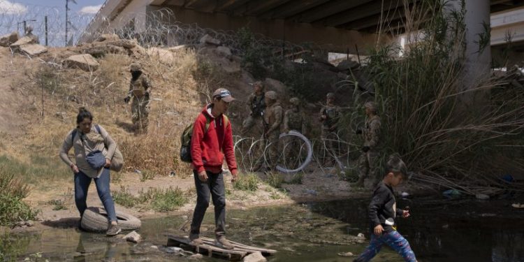 Timeline: An increasingly tense dispute between Texas and the federal government