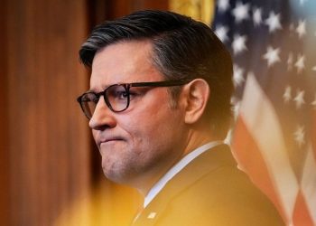 Johnson caught between warring House GOP factions: ‘Drifting toward mob rule’