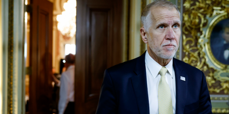 Sen. Tillis schools anti-Israel protester on Hamas in hallway confrontation: ‘Dictators’