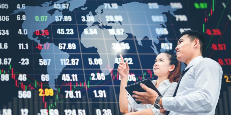 Asian Currencies Gain as Dollar Dips 0.1%