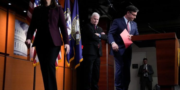 Neutralizing hard-liners, House Republicans using special process to pass bills