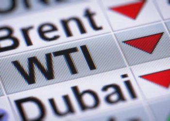 Brent Oil Drops 0.5% to $81.24, WTI Down 0.4%