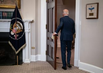 There’s an obvious reason Biden isn’t dropping out of a tied race