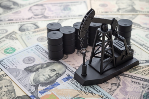Brent Crude Drops to $83.35, WTI to $78.59 Amid Cuts