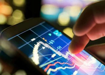 Dow Hits New High; S&P 500, Nasdaq Show Varied Moves