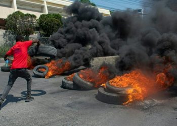 Congressman helps airlift author Mitch Albom, 9 others out of Haiti