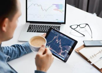 The Euro Index continues to slide, while the Yen is stable