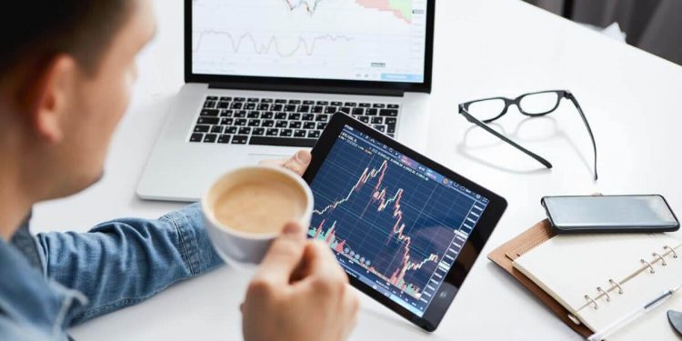 The Euro Index continues to slide, while the Yen is stable