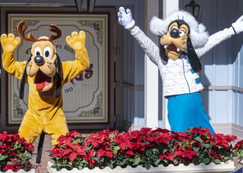 Disneyland characters and cast members attempt to unionize
