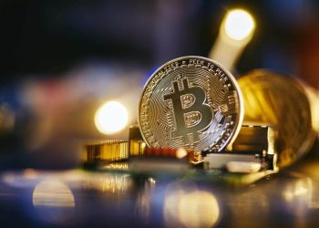 The price of Bitcoin is on the rise and reaches $72000 again
