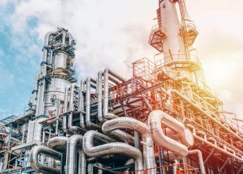 Oil and natural gas: Oil tries to stay above $82.00