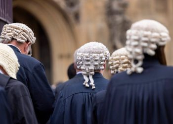 English courts consider nixing mandatory wigs for barristers amid concerns they’re ‘culturally insensitive’