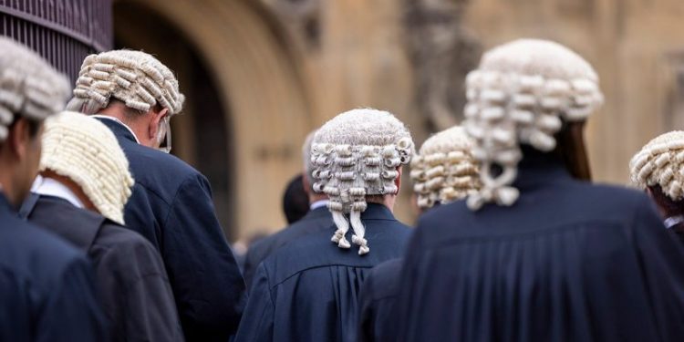 English courts consider nixing mandatory wigs for barristers amid concerns they’re ‘culturally insensitive’