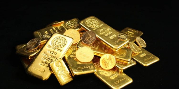 Gold Prices Volatile Amid Yield Shifts, Climbing to $2,370
