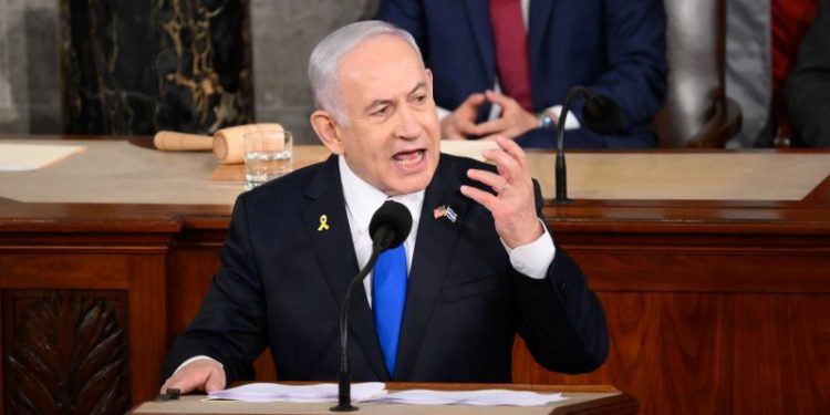 Maggots, crickets released at Watergate Hotel in protest of Netanyahu visit