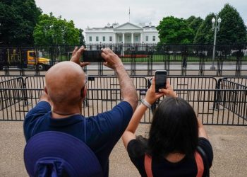 Netanyahu to meet with Biden and hostage families, then with Harris