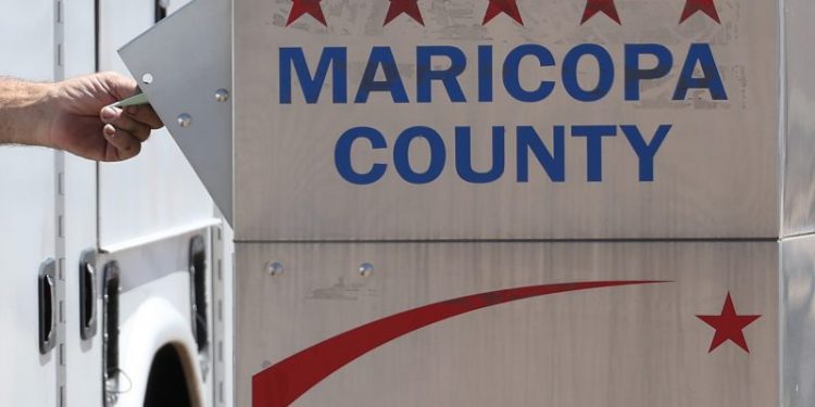 Arizona voters head to polls to pick nominees for Senate, House seats