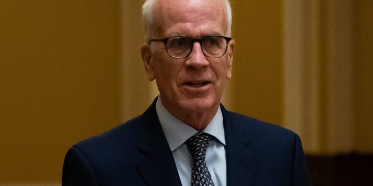 Peter Welch becomes first senator to call for Biden to step aside