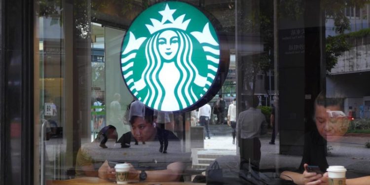 To fix Starbucks, incoming CEO will have to tackle its mobile app problem