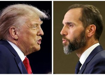 Special counsel seeks delay in Trump election subversion case in D.C.