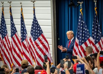 Trump attacks U.S. economics data, baselessly alleging electoral scheme