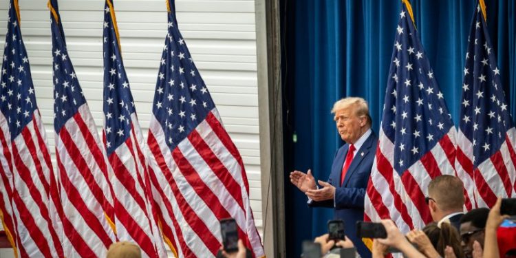 Trump attacks U.S. economics data, baselessly alleging electoral scheme