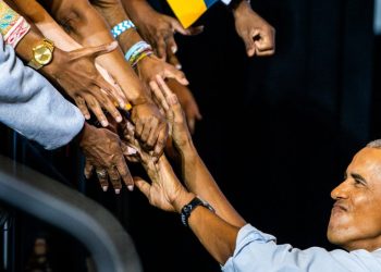 Barack and Michelle Obama look to add a flavor of 2008 to Harris’s bid