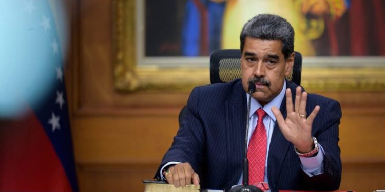 Top Venezuelan prosecutor launches criminal investigation into Maduro opposition