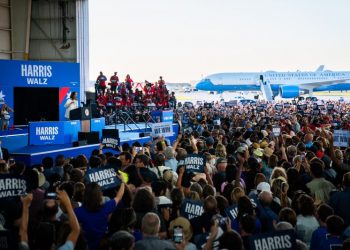 Trump falsely accuses Harris campaign of fabricated AI crowd photos