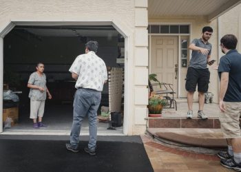 Indian Americans conflicted about Kamala Harris pose campaign challenge