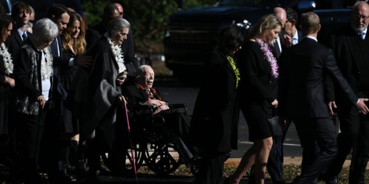 Former president Jimmy Carter casts early ballot in Georgia