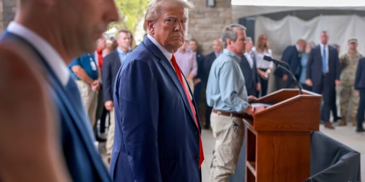 How hurricane falsehoods are dividing the Republican Party