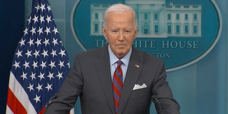 Biden says he and Kamala Harris are ‘singing from the same song sheet’ — as she tries distancing herself