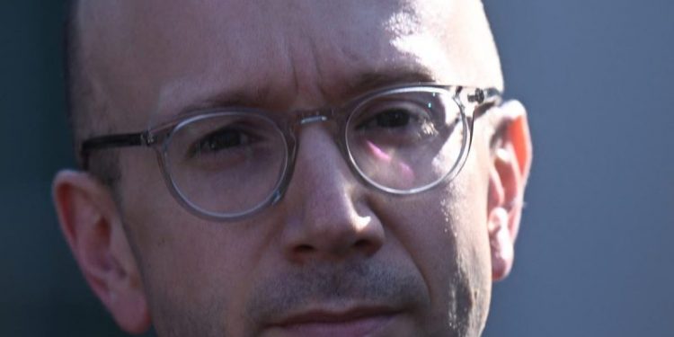 Harris senior spokesman silent on whether he still thinks Liz Cheney is ‘crazy,’ a ‘warlord’