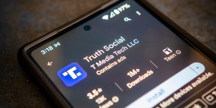 Trump Media Shares Jumped 18.5%.Will It Pass Key Resistance?