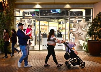 Retailers saw a dismal fall quarter. The election seems to be turning things around.