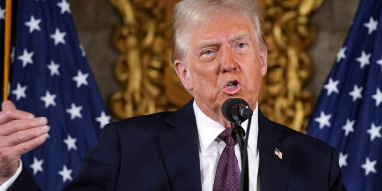 Trump strikes back with retaliatory measures against Colombia for rejecting deportation flights